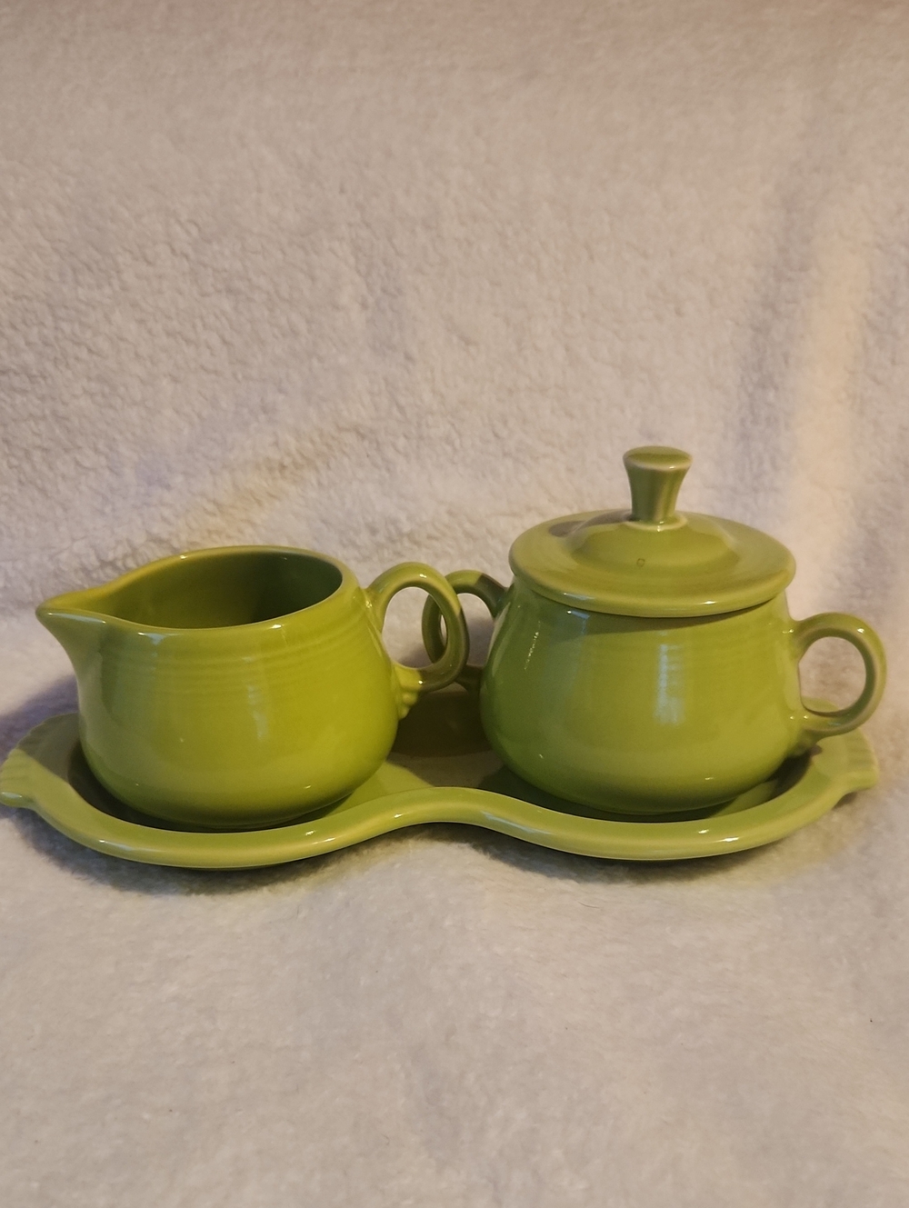 Vintage Fiesta Sugar & Cream Bright green, glaze on durable, ceramic Set